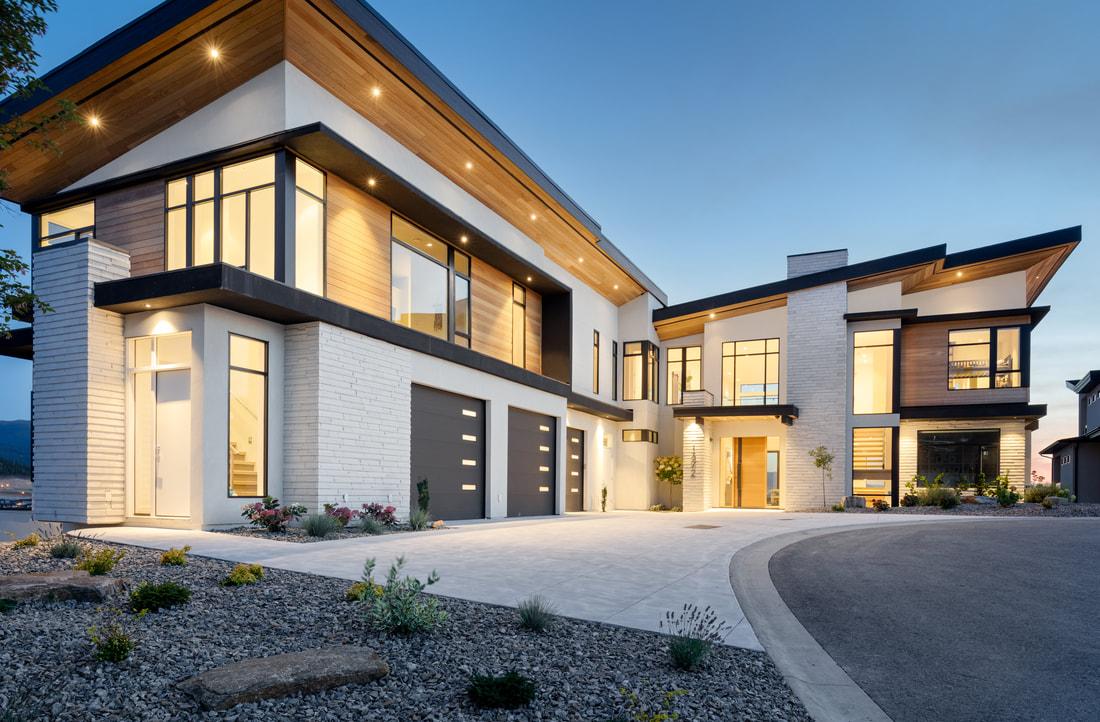 Modern Waterfront Residence